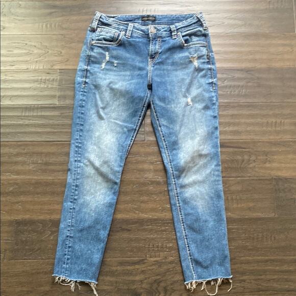 SILVER JEANS CO Girlfriend Jean Womens Sz 28 Topstitch Raw Hem Distressed - Picture 1 of 6